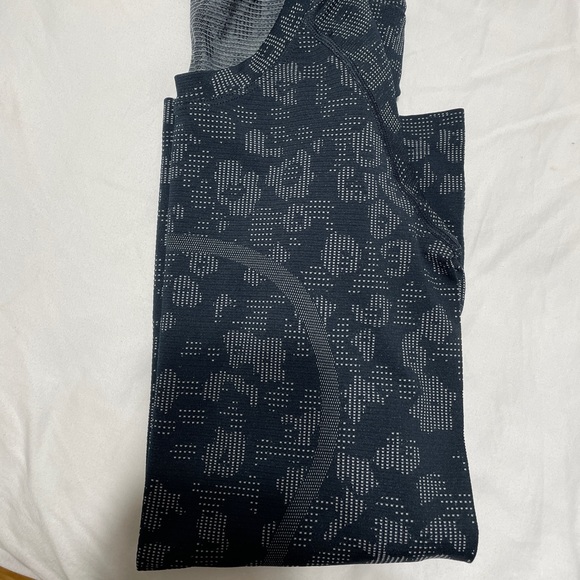 Lululemon Swift Tech Long Sleeve - Picture 5 of 5